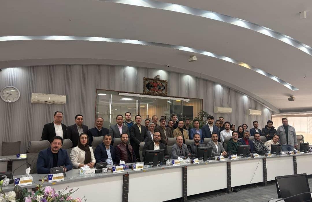جلسه هم‌اندیشی سازندگان و مجریان ذیصلاح
